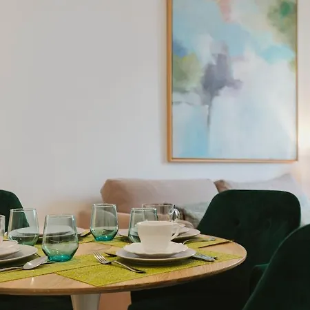 Apartament Bright And Cozy-1bd 1bth & 2bd 1bth- La Giralda Sewilla