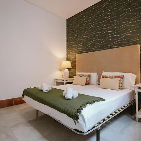 Bright And Cozy-1bd 1bth & 2bd 1bth- La Giralda Seville