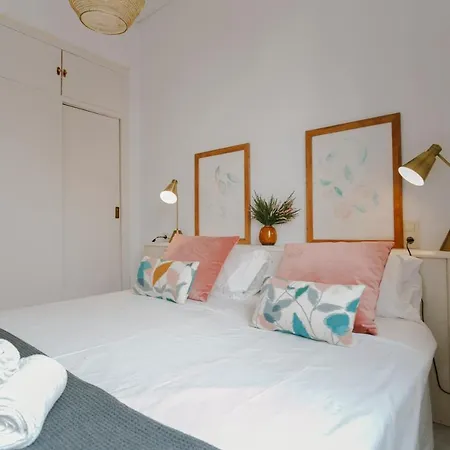 Bright And Cozy-1bd 1bth & 2bd 1bth- La Giralda Apartment Seville