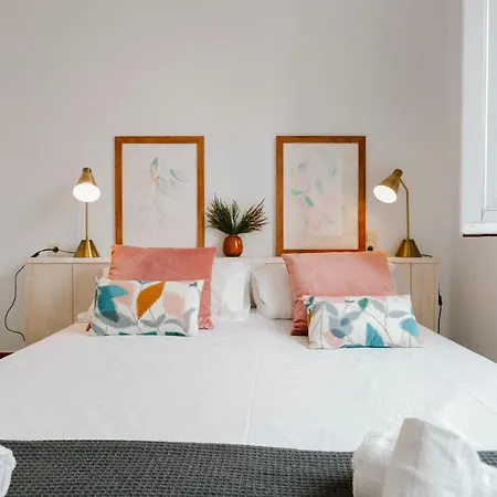 Bright And Cozy-1bd 1bth & 2bd 1bth- La Giralda