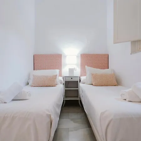 Apartment Bright And Cozy-1bd 1bth & 2bd 1bth- La Giralda Seville