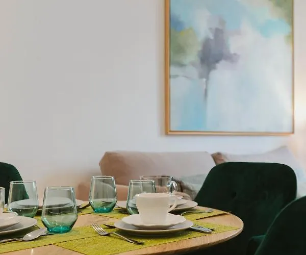 דירה Bright And Cozy-1bd 1bth & 2bd 1bth- La Giralda סביליה