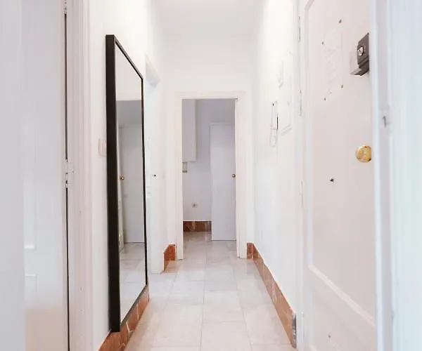 Bright And Cozy-1bd 1bth & 2bd 1bth- La Giralda סביליה