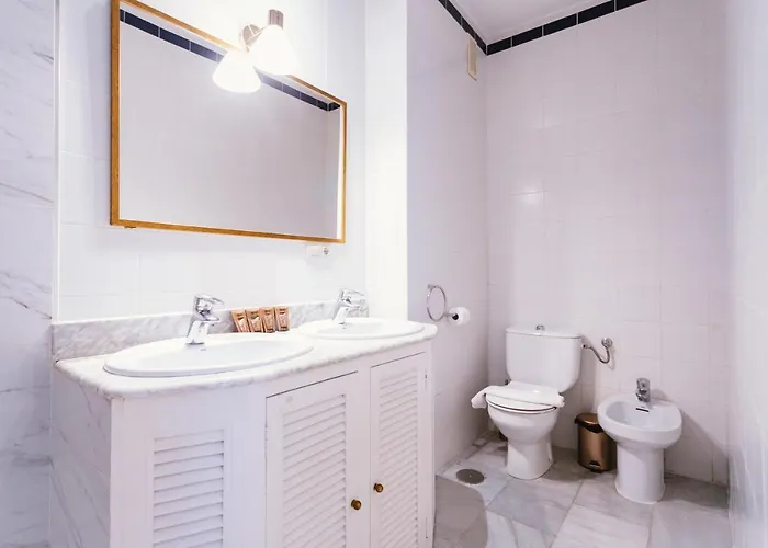 דירה Bright And Cozy-1bd 1bth & 2bd 1bth- La Giralda