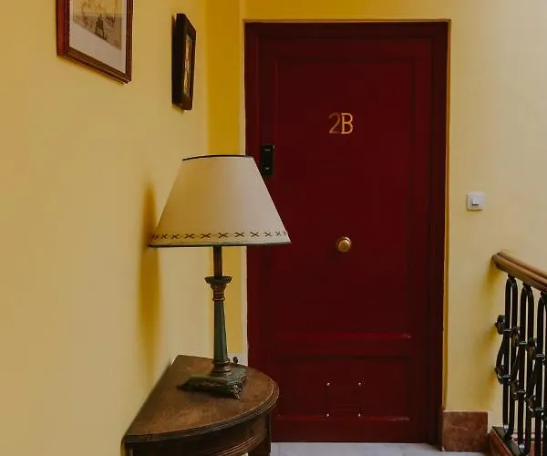Bright And Cozy-1bd 1bth & 2bd 1bth- La Giralda דירה סביליה