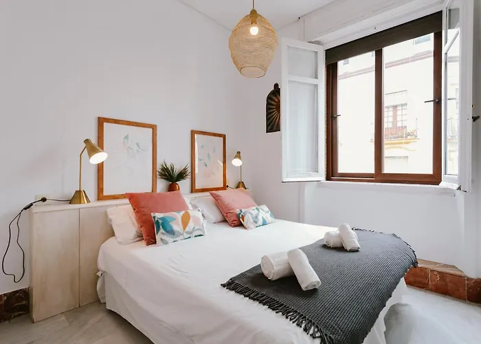 Bright And Cozy-1bd 1bth & 2bd 1bth- La Giralda *